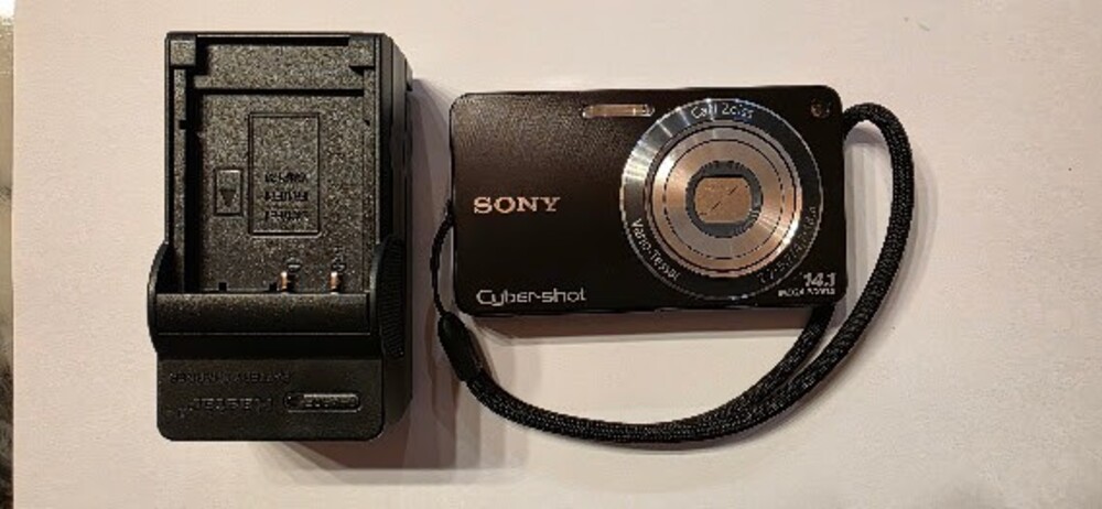 Sony Cyber-shot DSC-W710 Digital Camera 14.1 Megapixels Black